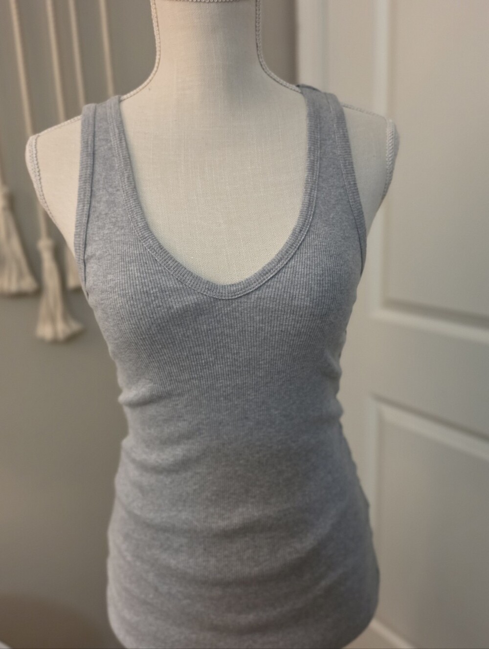 James Perse Heather Gray Ribbed V Neck Tank Top - Picture 3 of 7